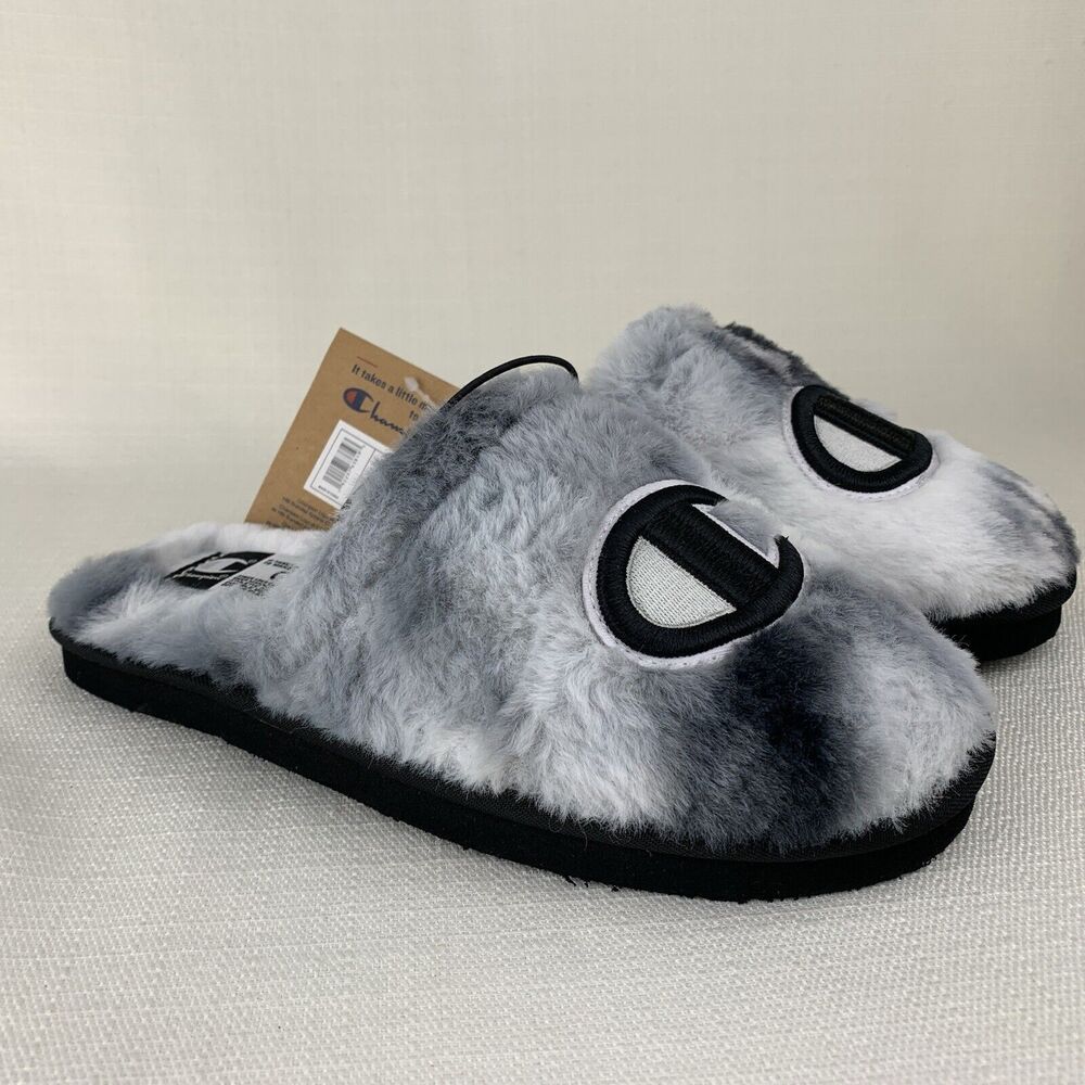 Champion‎ Sleepover Ombre Fur Black/Svstn/White Slipper Youth 4 New - Small Flaw